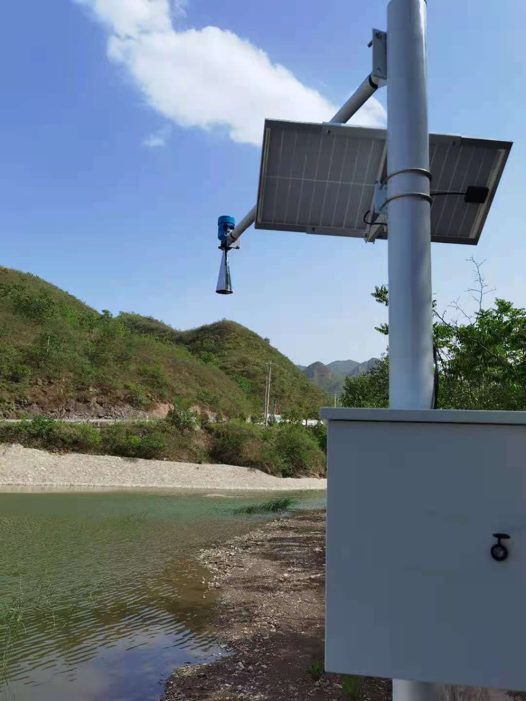 雷达水位监测站